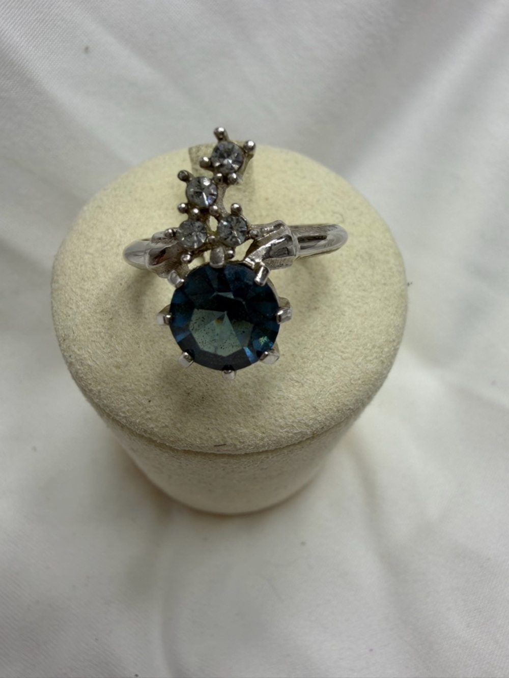 Vintage Avon Silver Ring with Blue Center Stone 1975 Indiglow #408R